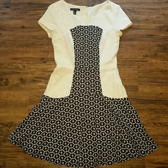 Ivy Blu Blue and White Eyelet Dress Size 2 - Picture 1 of 8